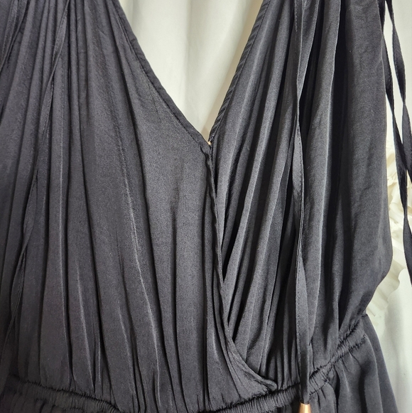 Free People Black Bea Tassel Sleeveless Romper Shiny Sz Medium Open Back - Picture 4 of 9